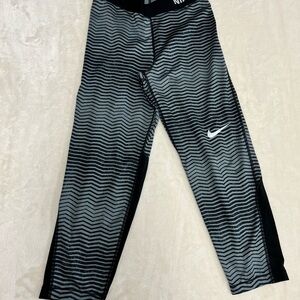 Nike Women’s Black and Gray Leggings